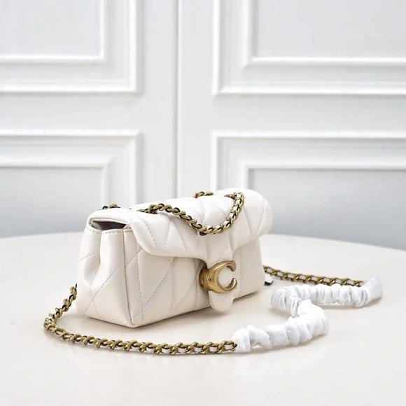 Coach Tabby Shoulder Bag 20 With Pillow Quilting - Picture 2 of 9